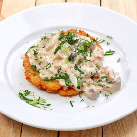 Драники с мачанкой с шампиньонами